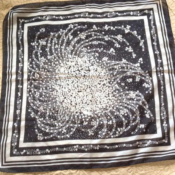 Vintage scarf - Picture 1 of 3